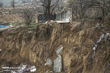 رانش زمین و ریزش بخشی از کوه در روستای گلی از توابع بجنورد