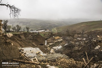 رانش زمین و ریزش بخشی از کوه در روستای گلی از توابع بجنورد