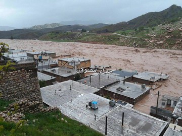 منازل مسکونی در غرب معمولان به زیر آب رفتند