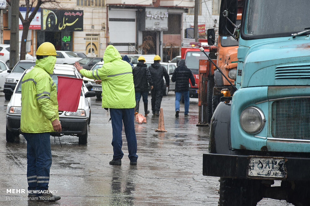 تخریب بخشی از دیواره رودخانه شهر اراک