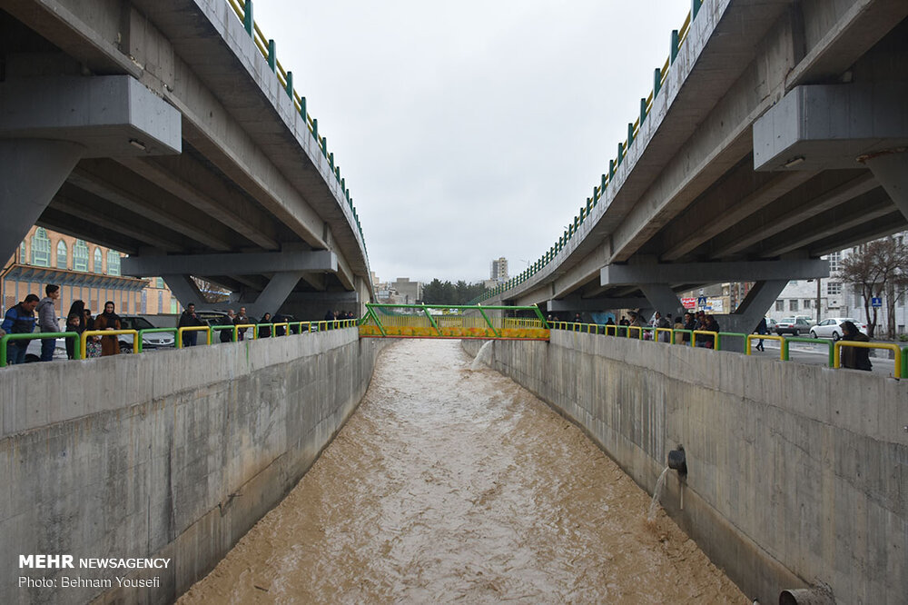 تخریب بخشی از دیواره رودخانه شهر اراک