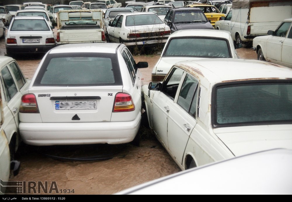 خسارت سیل به ده ها دستگاه خودرو و موتورسیکلت