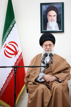 جلسه ویژه بررسی اقدامات و امدادرسانی‌ها به استان‌های سیل‌زده‌ی کشور در حضور رهبر انقلاب