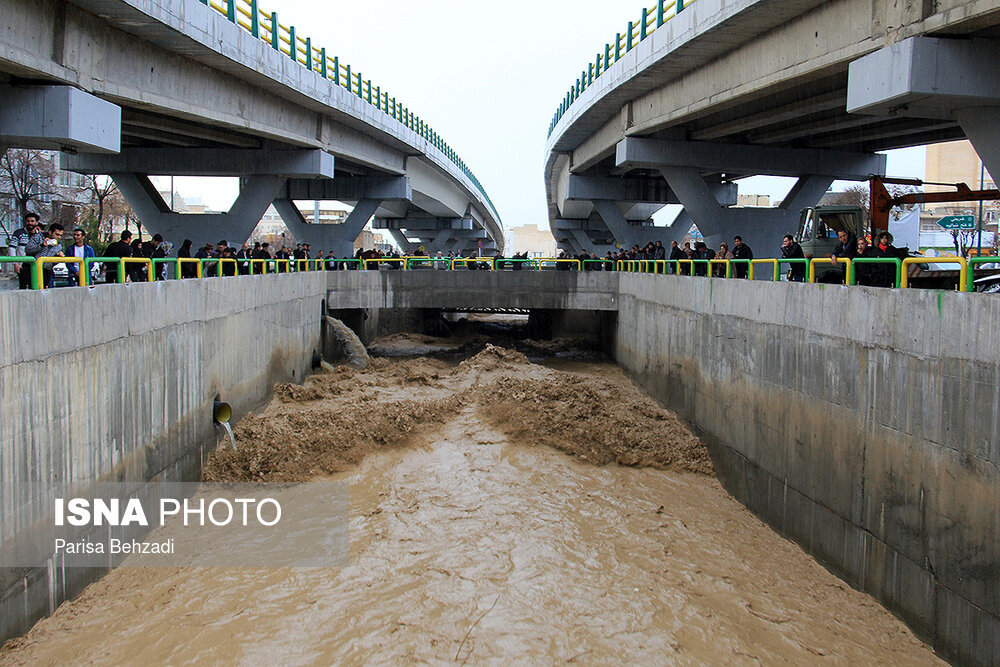 تماشای طغیان رود در اراک