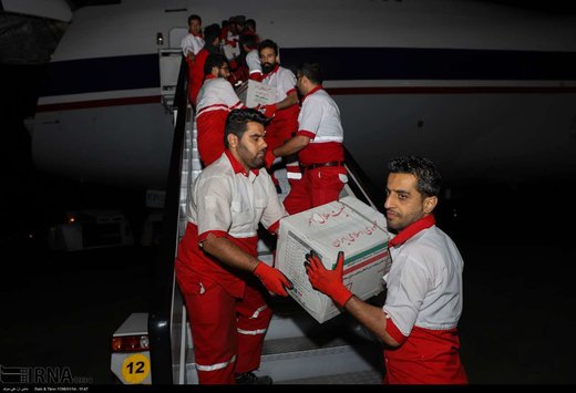 ارسال شبانه 50 تن کالا به لرستان و خوزستان توسط هلال احمر