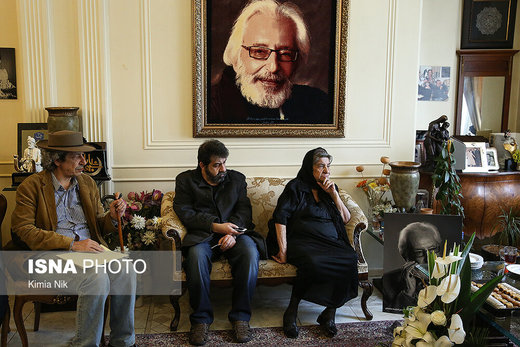 حضور وزیر ارشاد و هنرمندان در منزل مرحوم جمشید مشایخی