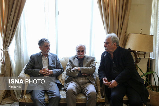 حضور وزیر ارشاد و هنرمندان در منزل مرحوم جمشید مشایخی