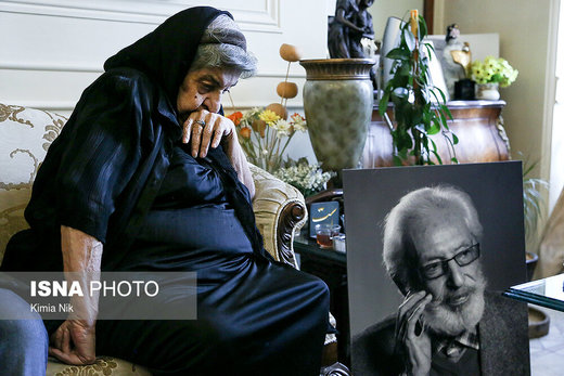 حضور وزیر ارشاد و هنرمندان در منزل مرحوم جمشید مشایخی