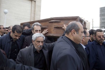 تشییع پیکر محمدابراهیم رنجبر امیری، قدیمی‌ترین روزنامه فروش ایران و جهان، در کرج