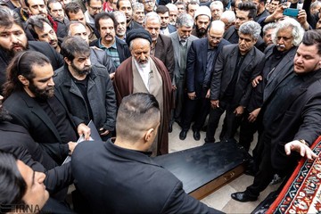 مراسم تشییع پیکر جمشید مشایخی