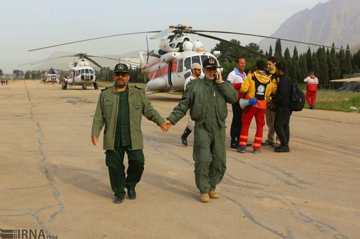 امدادرسانی نیروهای هلال احمر در منطقه پلدختر
