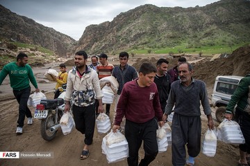 امدادرسانی به مناطق سیل‌زده معمولان