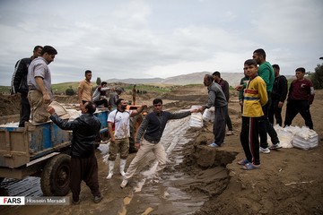 امدادرسانی به مناطق سیل‌زده معمولان