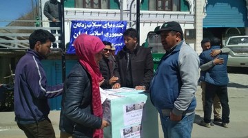 جمع‌آوری کمک‌های مردمی در کشمیر برای سیل‌زدگان ایران
