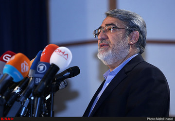 رحمانی‌فضلی: هیچ‌ دغدغه امنیتی در خوزستان وجود ندارد/ اهواز و دشت آزادگان از نفوذ سیلاب مصون ماندند