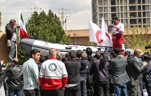 تحویل محموله بشر دوستانه صلیب سرخ آلمان برای سیل‌زدگان