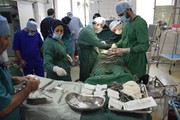 خارج کردن کلیه‌های پلی کیستیک با وزن ۱۲ کیلوگرم در بیمارستان شهید بهشتی بابل