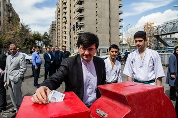 مراسم گلریزان جامعه ورزش برای کمک به مردم سیل‌زده