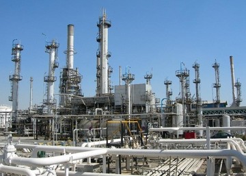 یک خط لوله پالاشگاه نفت کرمانشاه به دلیل رانش زمین قطع شد