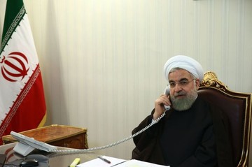روحانی در تماس تلفنی با مکرون: سپاه جلوی داعش در ۲ کشور سد بست