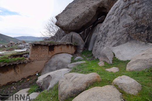 سنگ‌های عظیم‌الجثه در آذربایجان‌غربی