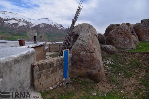 سنگ‌های عظیم‌الجثه در آذربایجان‌غربی