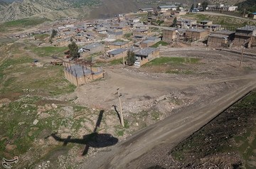 امدادرسانی هوانیروز ارتش به سیل‌زدگان لرستان