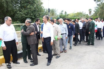 زنجیره انسانی حمایت از سپاه در جزیره خارک