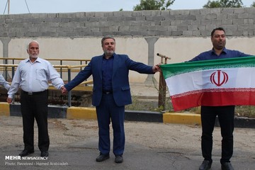 زنجیره انسانی حمایت از سپاه در جزیره خارک
