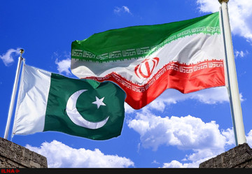 سردار عراقی: کمک‌های انسان‌دوستانه ارتش پاکستان توسط یک فروند هواپیما ارسال شد 
