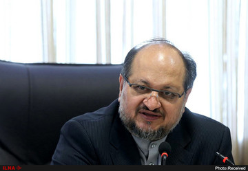 شریعتمداری: فرهنگ ایثارگری با سخن منتقل نمی‌شود/ نباید خرج‌تراشی کنیم