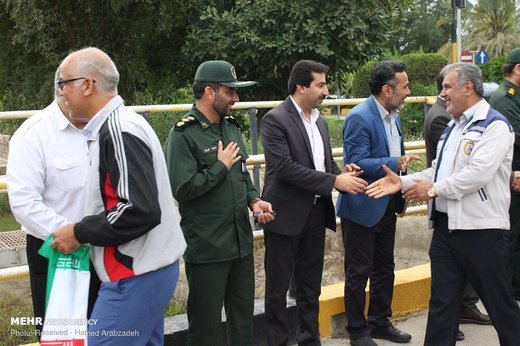 زنجیره انسانی حمایت از سپاه در جزیره خارک