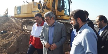 رحمانی‌فضلی از ۳ جبهه ایجاد و تقویت سیل‌بند پیرامون اهواز بازدید کرد