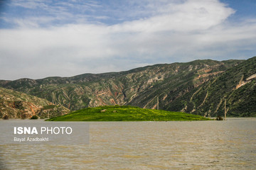 زیر آب رفتن روستاهای کنار سد سیمره