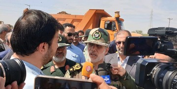عکس بازدید وزیر دفاع از قرارگاه مردم‌یاری عاشورائیان در خوزستان
