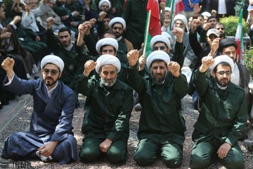 تجمع طلاب و روحانیون حوزه علمیه مروی در حمایت از سپاه