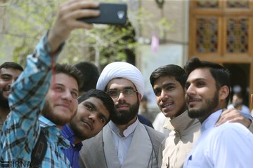تجمع طلاب و روحانیون حوزه علمیه مروی در حمایت از سپاه
