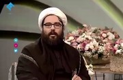 فیلم | یک روحانی در تلویزیون: ۹۰ را پخش کنید، قول می‌دهیم نمازمان قضا نشود!