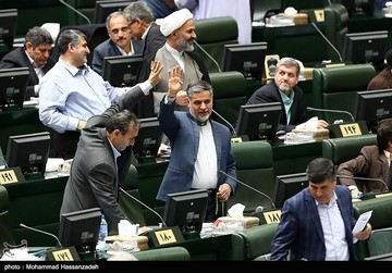 مقامات از موضع‌گیری درباره کاندیداهای انتخابات مجلس منع شدند