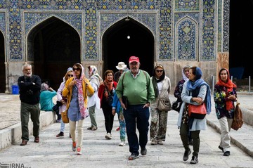 گردشگران خارجی در شهر تاریخی اصفهان