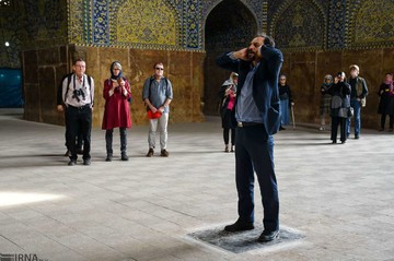 گردشگران خارجی در شهر تاریخی اصفهان