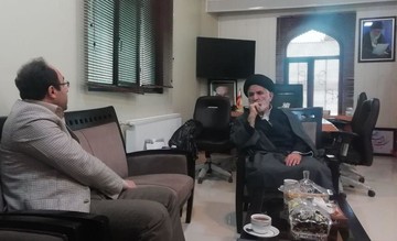 امام جمعه‌ای که در توئیتر فعال است