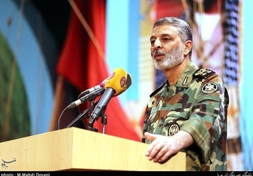 فرمانده ارتش: تلاش مذبوحانه دشمن درباره سپاه خللی در عزم نیروهای انقلاب ایجاد نمی‌کند