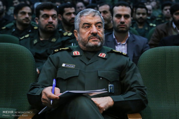 سردار جعفری از رئیس و نمایندگان مجلس به خاطر حمایت از سپاه تقدیرکرد