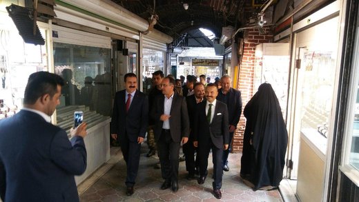دیدار فرماندار ارومیه و والی حکاری ترکیه و امضای تفاهم‌نامه