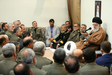 دیدار فرماندهان ارشد ارتش و جمعی از فرماندهان و کارکنان نیروی زمینی با رهبر معظم انقلاب اسلامی