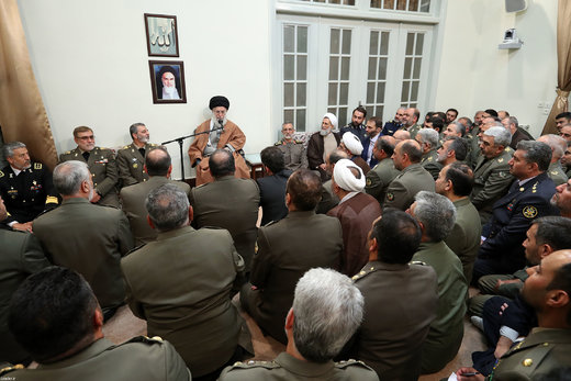 دیدار فرماندهان ارشد ارتش و جمعی از فرماندهان و کارکنان نیروی زمینی با رهبر معظم انقلاب اسلامی