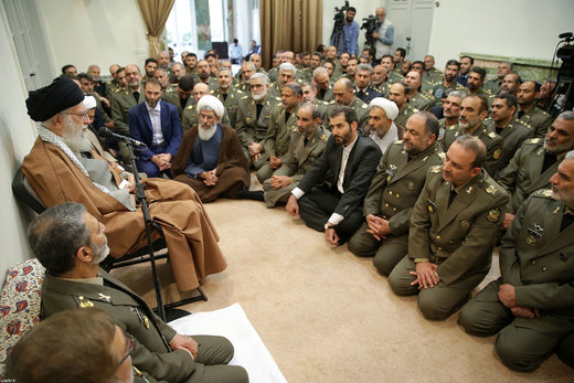 دیدار فرماندهان ارشد ارتش و جمعی از فرماندهان و کارکنان نیروی زمینی با رهبر معظم انقلاب اسلامی