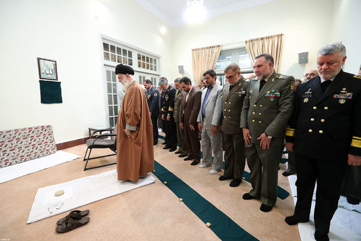دیدار فرماندهان ارشد ارتش و جمعی از فرماندهان و کارکنان نیروی زمینی با رهبر معظم انقلاب اسلامی