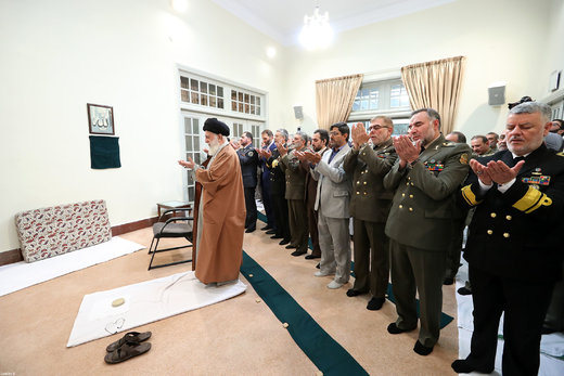دیدار فرماندهان ارشد ارتش و جمعی از فرماندهان و کارکنان نیروی زمینی با رهبر معظم انقلاب اسلامی